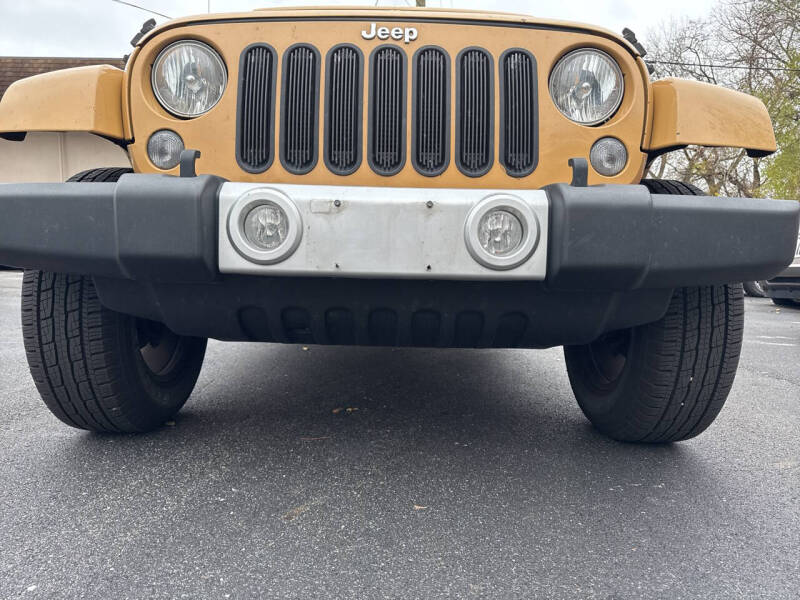 2014 Jeep Wrangler Unlimited null photo 11