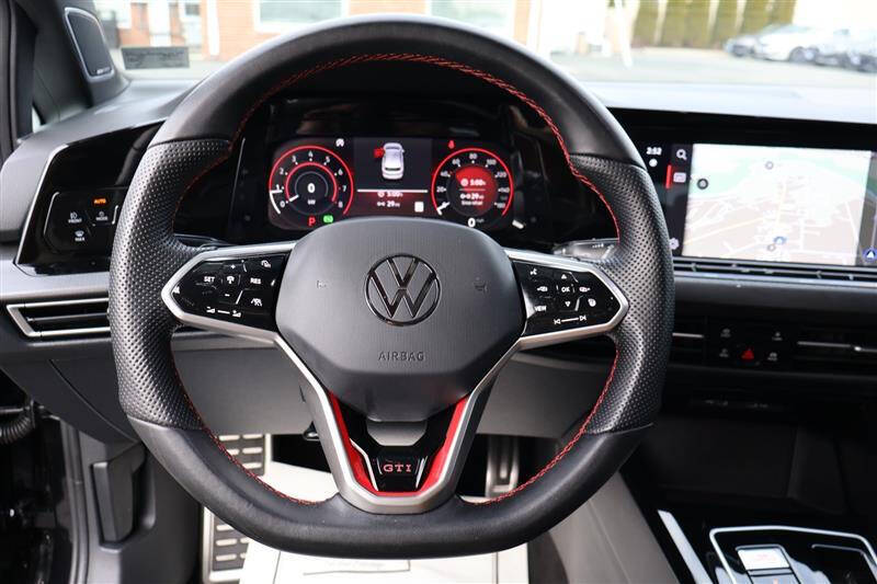 2024 Volkswagen Golf GTI SE