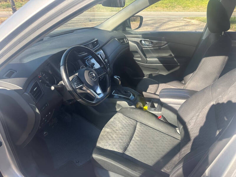 2020 Nissan Rogue SV