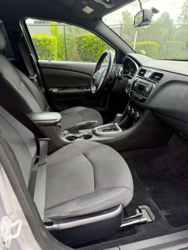 2013 Chrysler 200 Touring