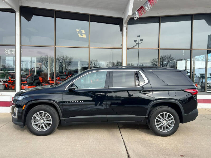 Used 2023 Chevrolet Traverse 1LT with VIN 1GNERGKW4PJ165471 for sale in Salina, KS