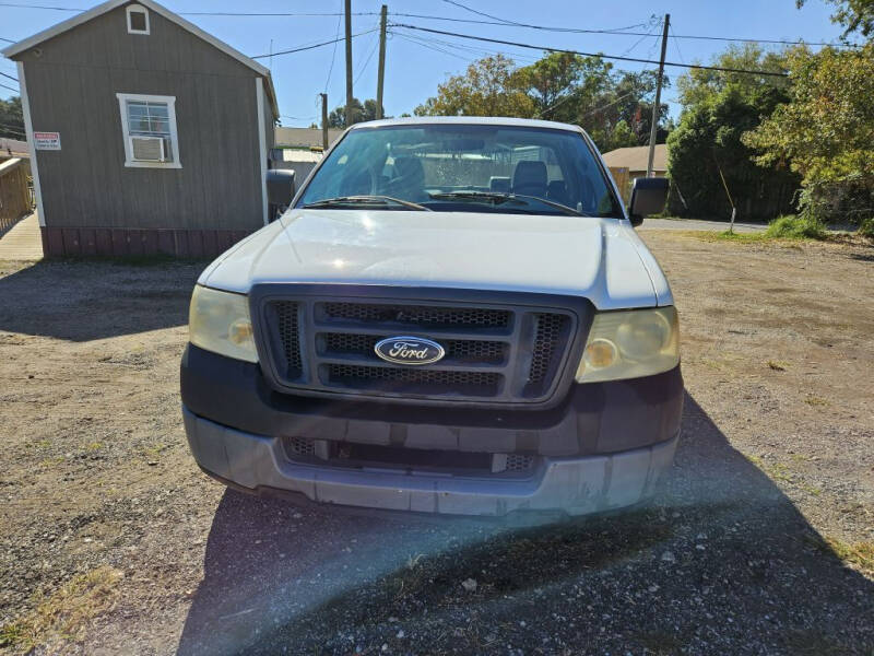 2005 Ford F-150 for sale at URAUTO in Pensacola FL