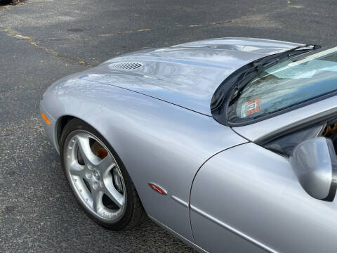 2001 Jaguar XKR