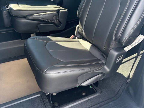 2025 Chrysler Voyager LX