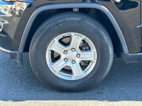 2017 Jeep Grand Cherokee Laredo