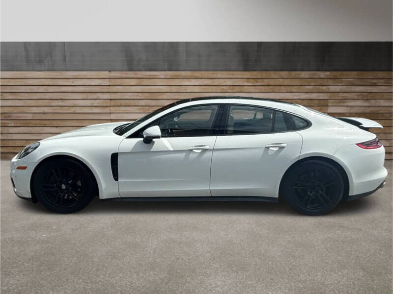 2017 Porsche Panamera