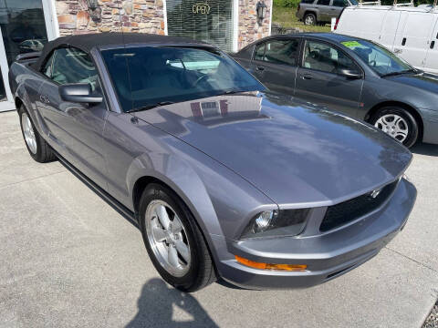 2006 Ford Mustang V6 Deluxe