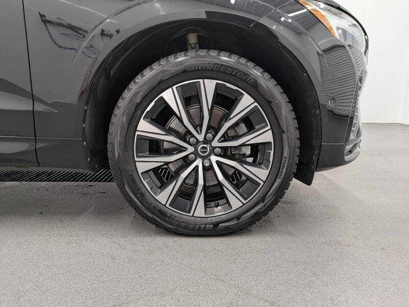 2024 Volvo XC60 B5 Plus Dark Theme