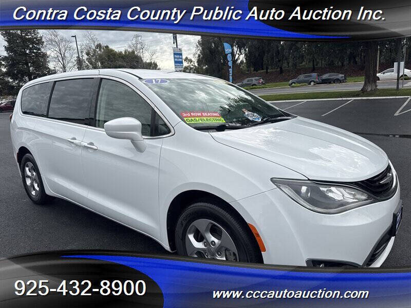 2017 Chrysler Pacifica Hybrid Touring Plus