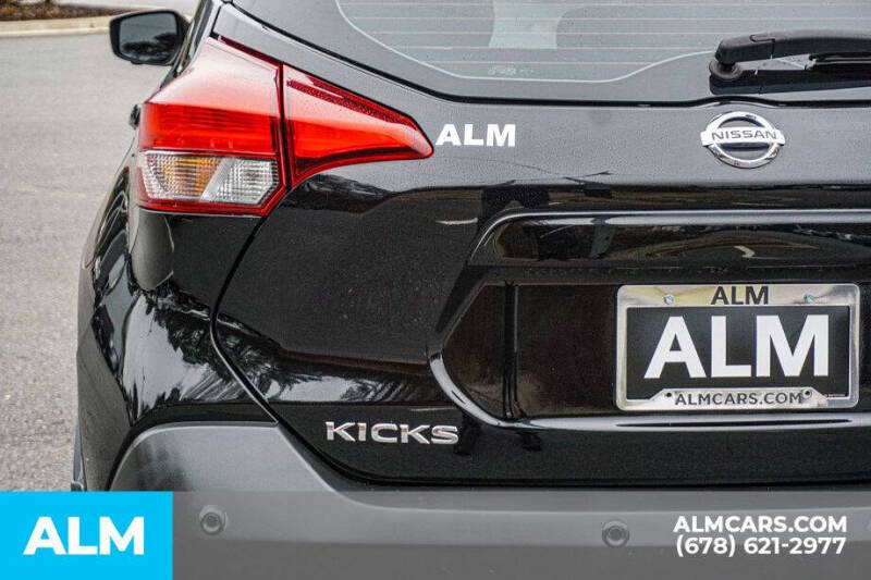 2020 Nissan Kicks SR