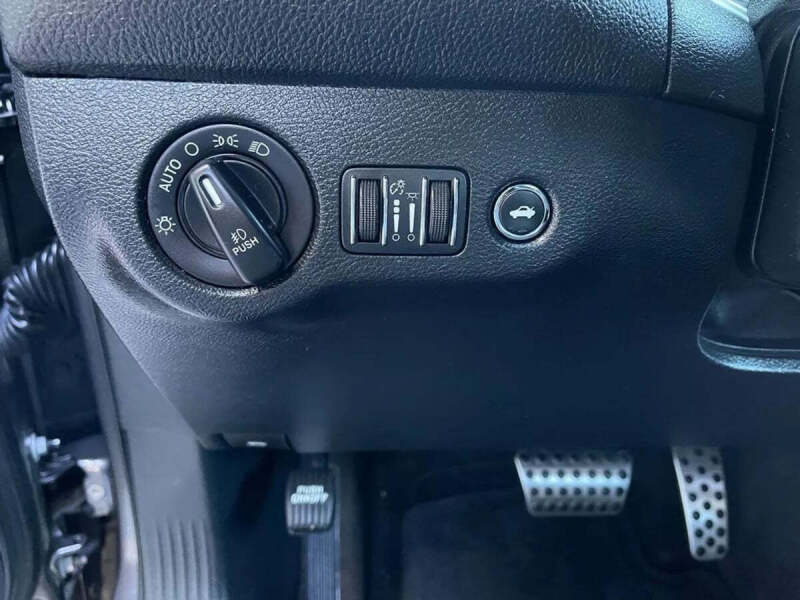 2015 Dodge Challenger SXT Plus