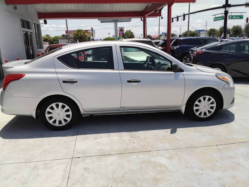 2015 Nissan Versa 1.6 S Plus