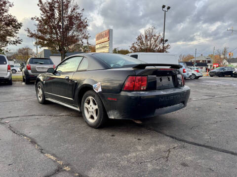 2004 Ford Mustang