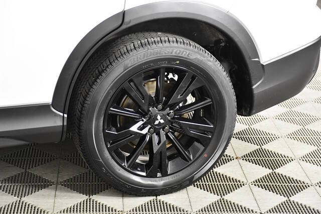 2023 Mitsubishi Eclipse Cross LE