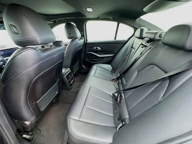 2022 BMW 3 Series 330e