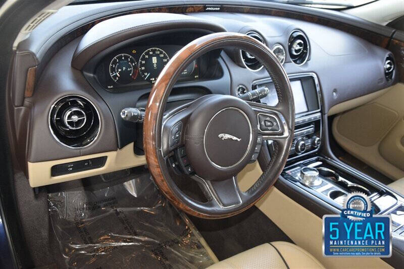 2016 Jaguar XJ R-Sport