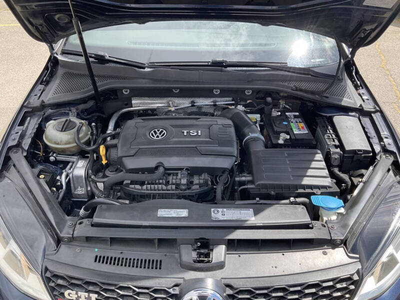 2017 Volkswagen Golf GTI S