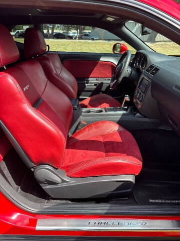 2014 Dodge Challenger SRT8