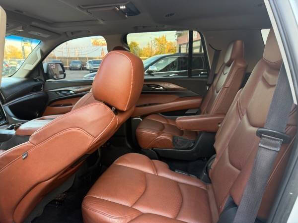 2016 Cadillac Escalade Luxury Collection