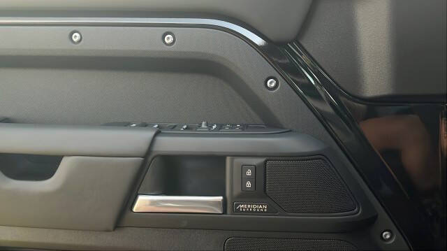 2026 Land Rover Defender 110 P500 X-Dynamic SE