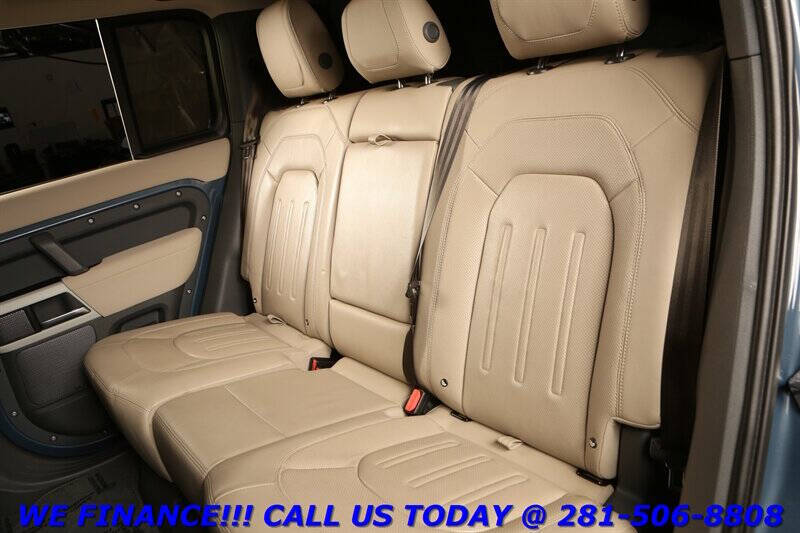 2022 Land Rover Defender 110 SE