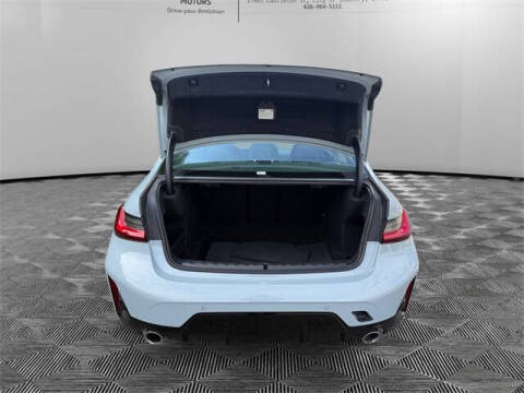 2024 BMW 3 Series 330i