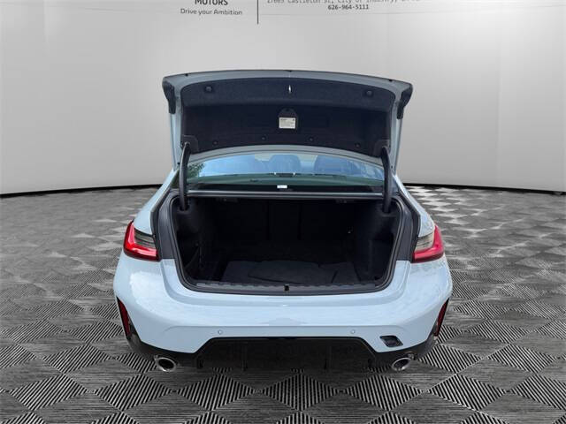 2024 BMW 3 Series 330i