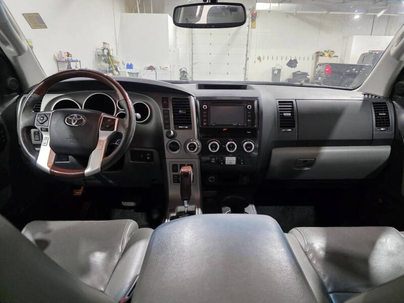 2016 Toyota Sequoia Platinum