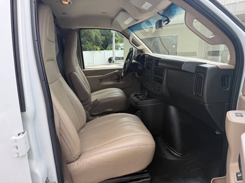 2023 Chevrolet Express 2500