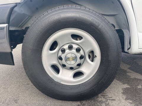 2024 Chevrolet Express 2500