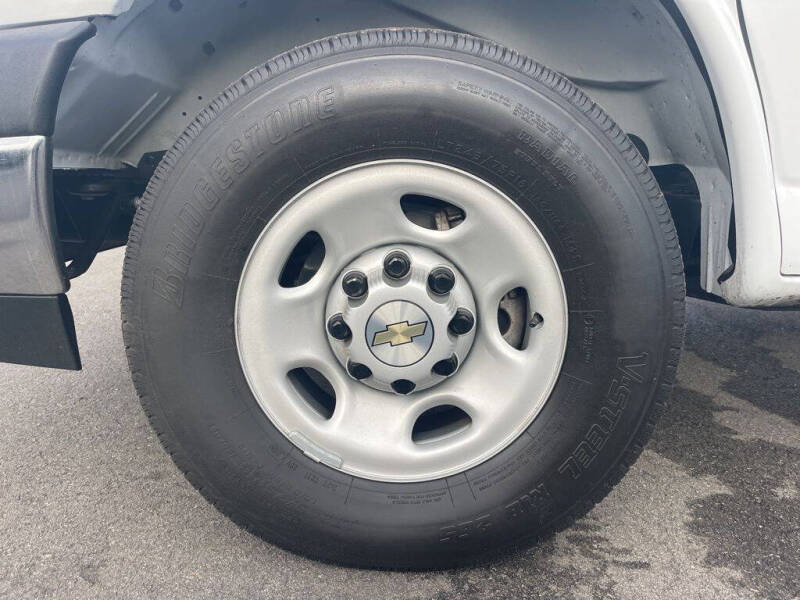 2024 Chevrolet Express 2500