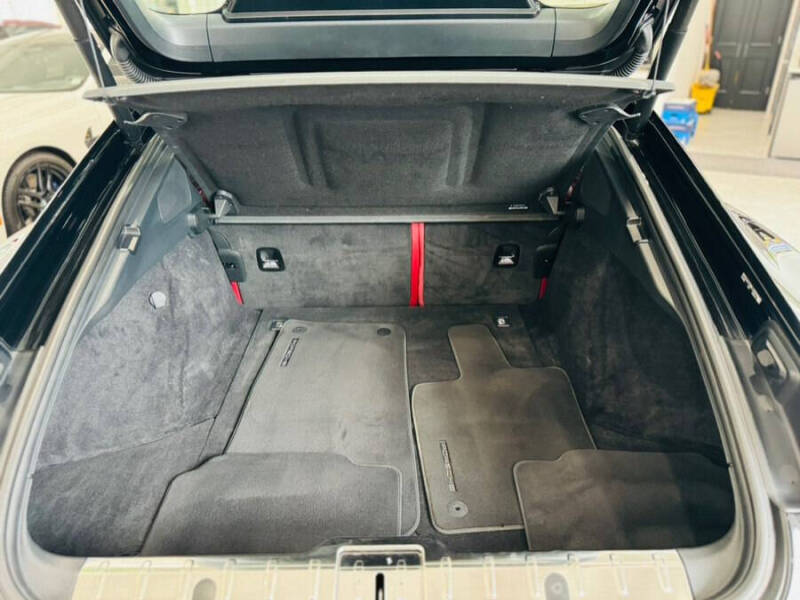 2022 Porsche Panamera 4 Platinum Edition