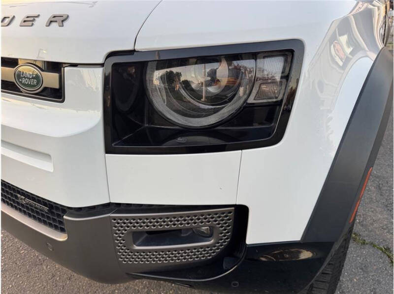 2022 Land Rover Defender 110 X-Dynamic SE