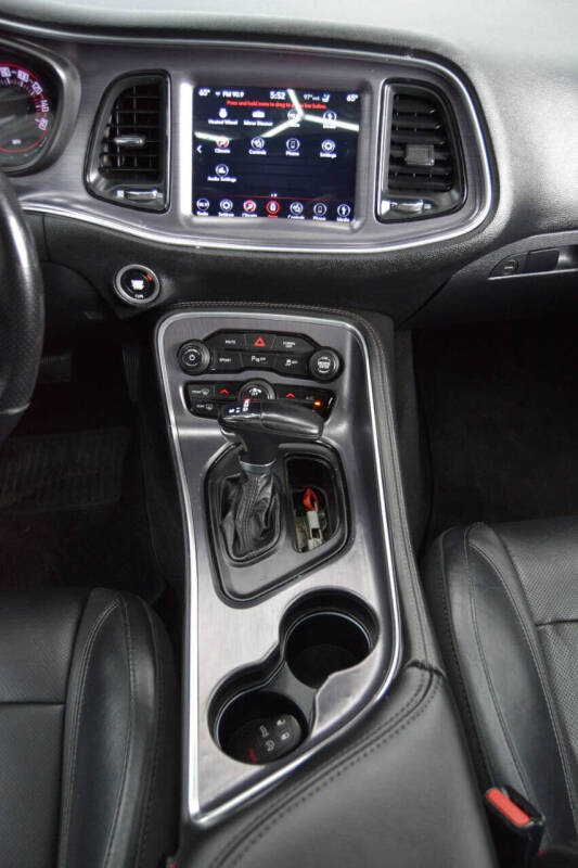 2018 Dodge Challenger SXT Plus