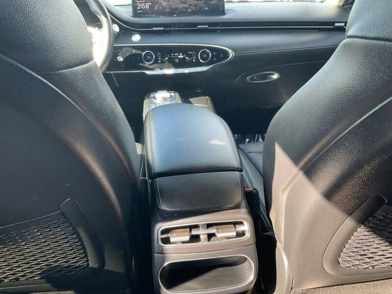 2025 Genesis GV70 2.5T Standard