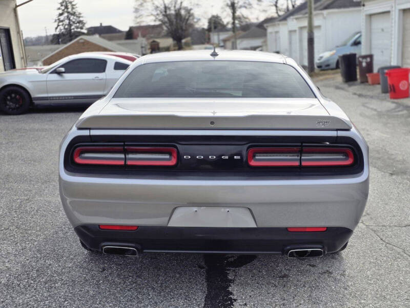 2015 Dodge Challenger SXT Plus