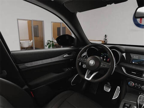 2025 Alfa Romeo Stelvio Intensa