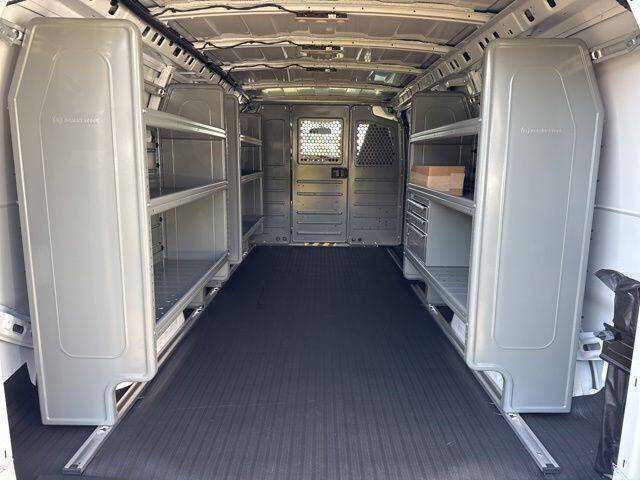 2025 GMC Savana 3500