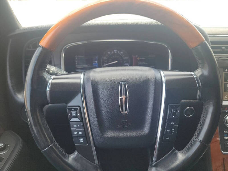 2016 Lincoln Navigator Select