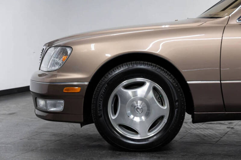 1998 Lexus LS 400
