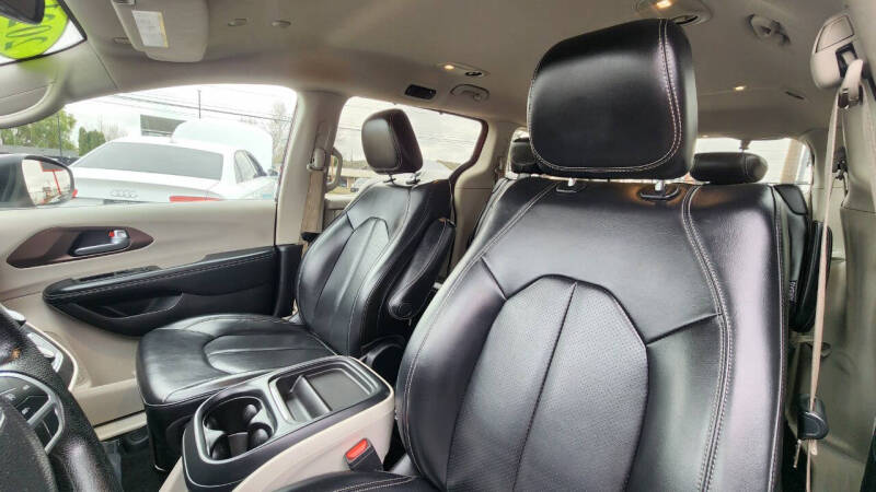 2021 Chrysler Voyager LXi