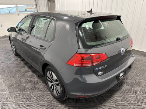 2016 Volkswagen e-Golf SE
