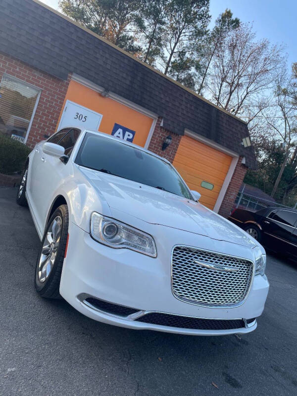 2015 Chrysler 300 Limited photo 13