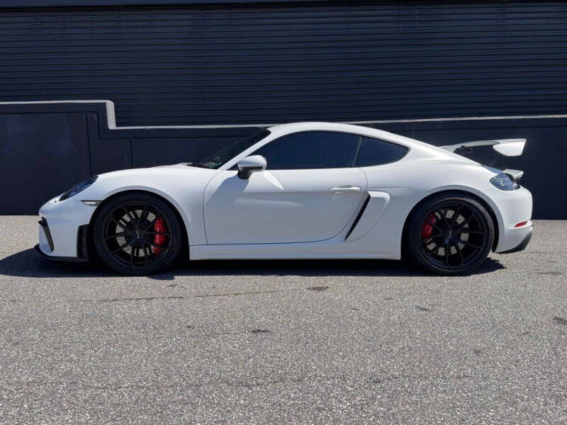 2022 Porsche 718 Cayman GT4