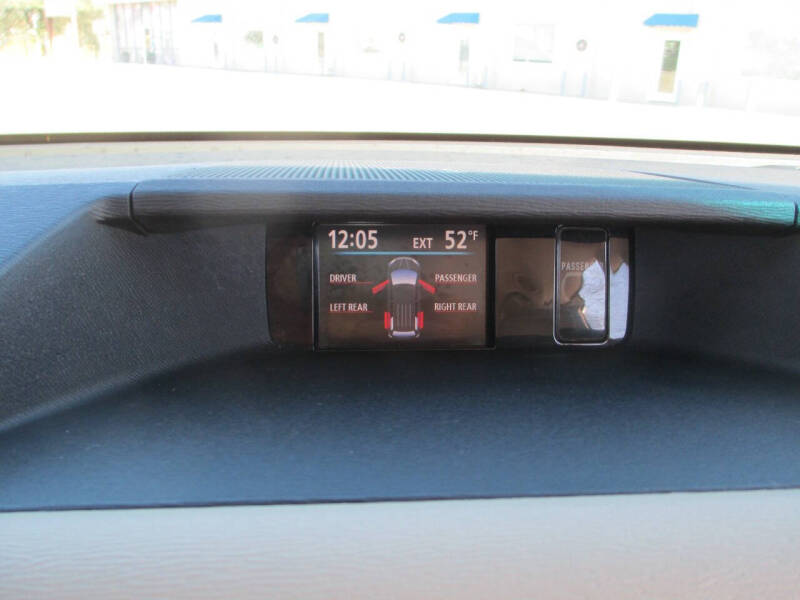 2011 Toyota Sienna LE 7-Passenger Auto Access Seat