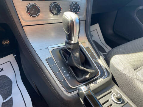 2017 Volkswagen Golf TSI S