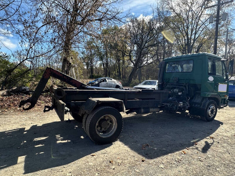 2001 UD Trucks UD2300