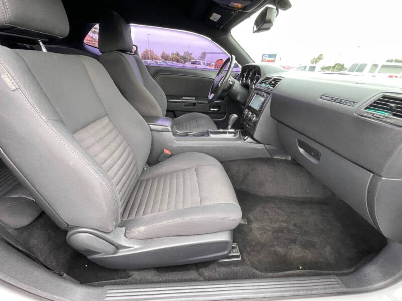 2013 Dodge Challenger SXT