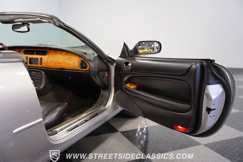 2001 Jaguar XKR