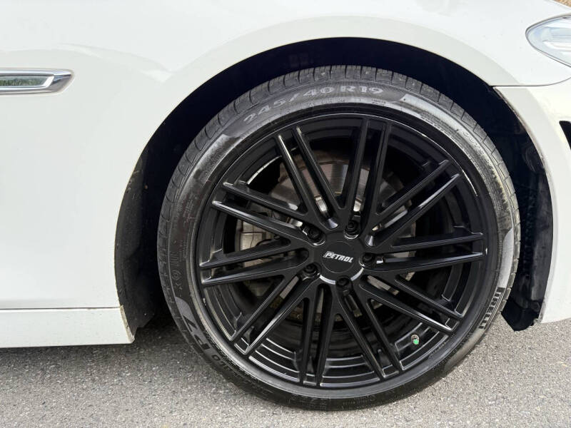 2016 BMW 5 Series 528i